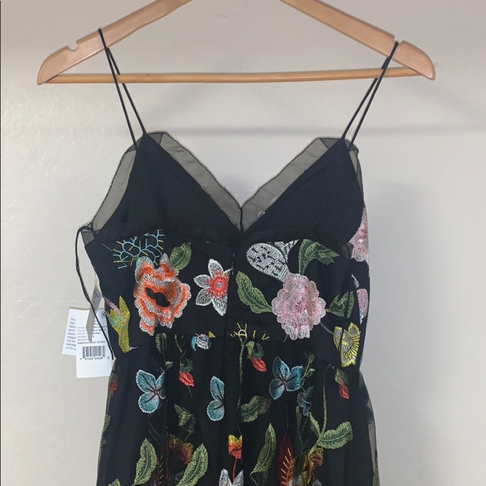 BEAUTIFUL Fully Embroidered Floral Gown - Picture 8 of 10